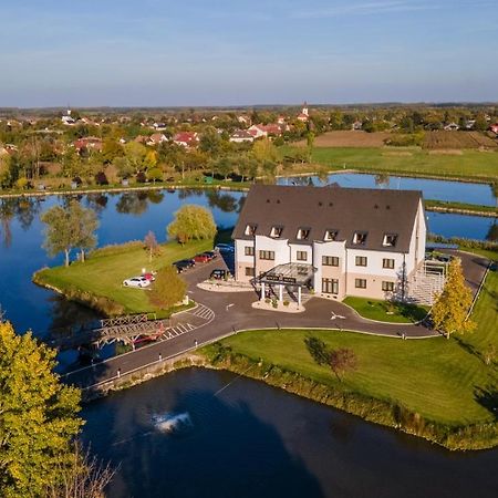 Sziget Hotel Nyíregyháza Екстериор снимка