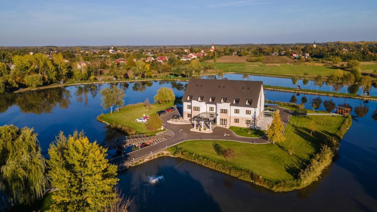Sziget Hotel Nyíregyháza Екстериор снимка